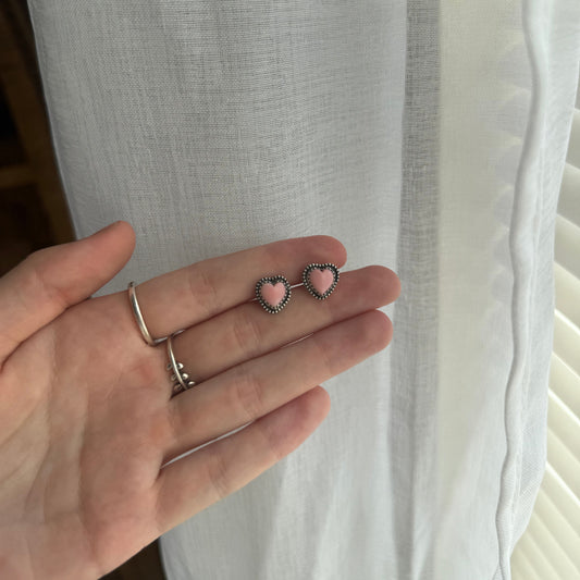 Pink Conch Heart Stud Earrings